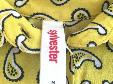 Selling: Yellow patterned collared top