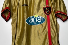 Selling with online payment: Galatasaray 2002 Away - M