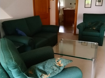 Biete Hilfe: Zweier Couch mit 2 Sesseln
