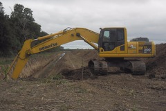 En alquiler: EXCAVADORA KOMATSU PC 200 LC - 8