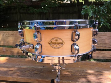 Selling with online payment: reduced $200 Tama Starclassic 5 1/2" x 14" snare Maple Lacquer