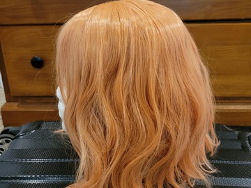 Selling with online payment: Short orange/peach wig