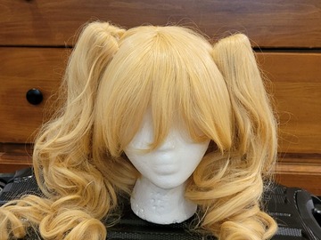 Selling with online payment: Blonde pigtail wig