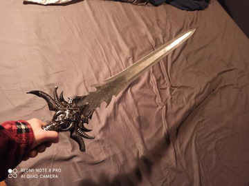 Selling with online payment: Sword in NEW condition