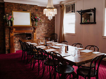 Book a meeting | $: The Headquarters l Private dining room for your meetings