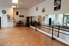 Location à l'heure: Salle spacieuse et lumineuse pour mise à disposition 