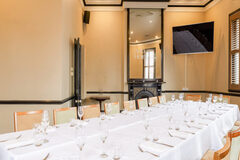 Book a meeting: The Corner Room l Your private function space for meetings