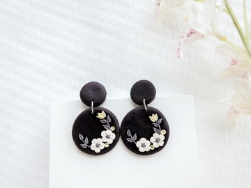  : Elegant Black and White Floral Polymer Clay Earrings