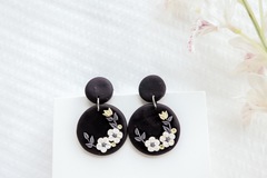  : Elegant Black and White Floral Polymer Clay Earrings