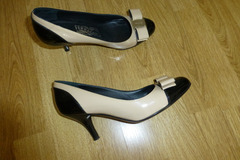 Vente: Chaussures cuir marque Ferragamo 