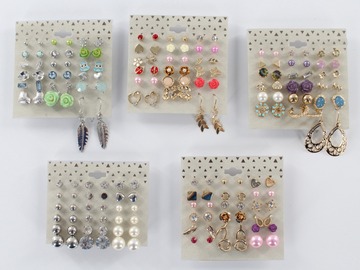 Liquidation/Wholesale Lot: 15 Sets ( 270 pairs ) Department Store Earrings $315 Value