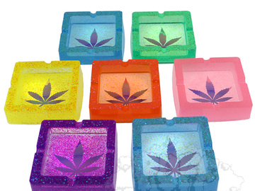  : Pretty Puffer Sparkly Square Ashtray With Pot Leaf