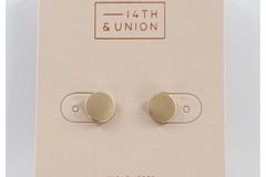 Liquidación / Lote Mayorista: Dozen New Gold Stud Button Earrings by 14th & Union