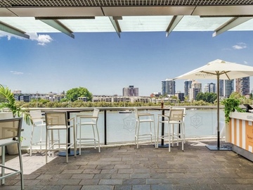 Book a meeting | $: The Grand Deck l An amazing view to work