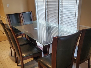 Selling: Dinning table set with 6 chairs