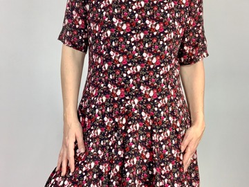 Selling: Pretty Floral Day Dress