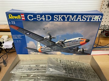 Selling with online payment: Revell C54D Skymaster 1:72