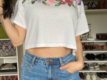 Selling: Wild fox cropped tee