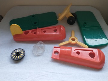 Selling with online payment: Battat Take Apart Airplane *LOT of SPARE PARTS* - Orange & Green 