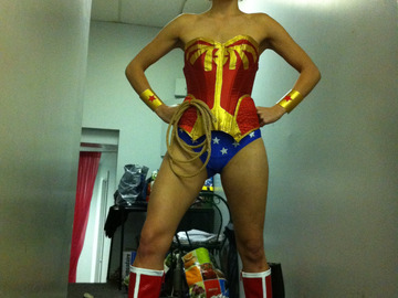 Selling with online payment: Women's Wonder Woman Full Costume - S 