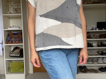 Selling: Tonle woven top