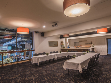Book a meeting | $: Skylounge | Hold your next business meeting with us!
