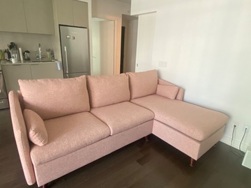 Selling: Structube sofa