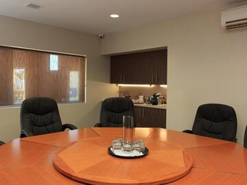 Book a meeting : Boardroom | Business proposals can be done here
