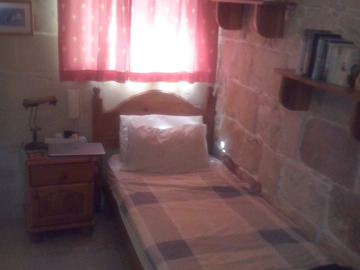 Looking for a room: Sliema very central