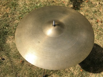 Selling with online payment: $199 OBO Vintage 1960s Zildjian A 20" Medium Ride 2640 grams