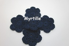 Vente au détail: Lot de 2 Fleurs au crochet Myrtille