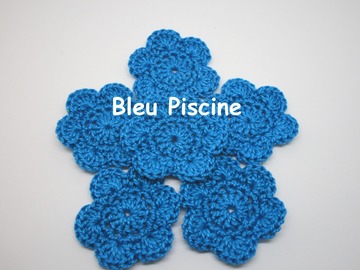 Sale retail: Lot de 2 Fleurs au crochet Bleu Piscine