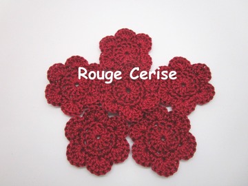 Vente au détail: Lot de 2 Fleurs au crochet Rouge Cerise