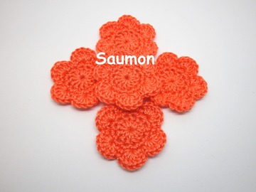 Sale retail: Lot de 2 Fleurs au crochet Saumon