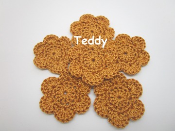 Sale retail: Lot de 2 Fleurs au crochet Teddy