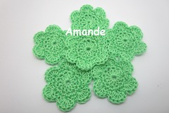 Vente au détail: Lot de 2 Fleurs au crochet Amande