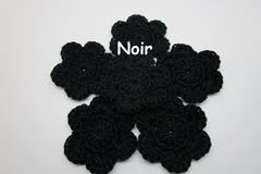 Vente au détail: Lot de 2 Fleurs au crochet Noir