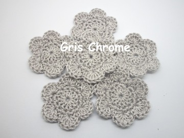 Vente au détail: Lot de 2 Fleurs au crochet Gris Chrome