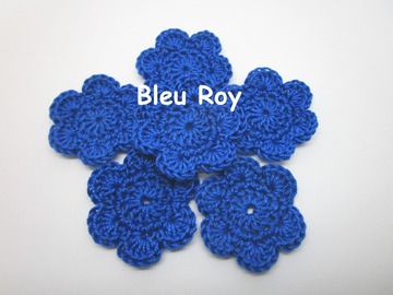 Vente au détail: Lot de 2 Fleurs au crochet Bleu Roi