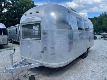For Sale: 1967 Airstream Globetrotter 
