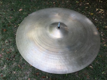 Selling with online payment: $199 OBO 1960s Zildjian A 20" Ride cymbal Medium Thin 2064 grams