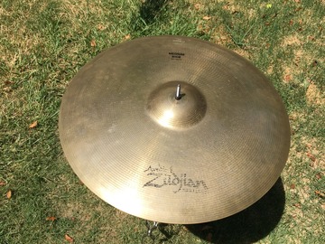 Selling with online payment: $199 OBO 1995 Zildjian 22" A Medium Ride 3170 grams Brilliant