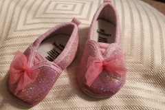 Selling with online payment: 3-6 month pink shoes