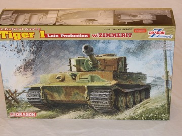 Selling with online payment: 1/35 Dragon Tiger I late production w/ Aber Upgrade and ROCHM set