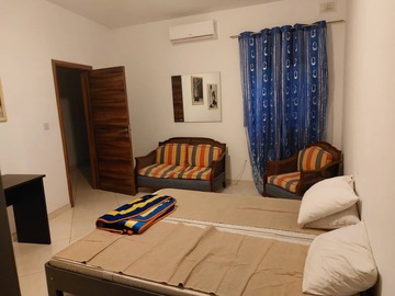 Rooms for rent: Short Term Room in Mosta 