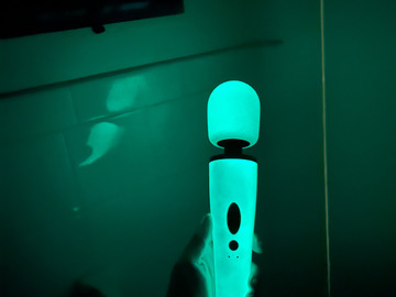Selling: Unbound Babes Glow In The Dark Wand Vibrator
