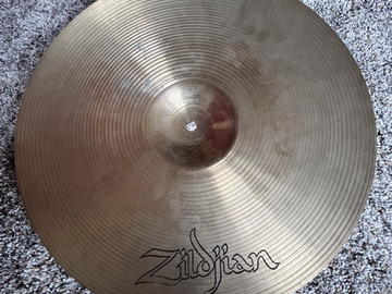 Selling with online payment: Early 80s Zildjian 15" crash