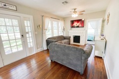 Rental - Per Hour: ENTIRE HOME- Cozy with Rustic Charm