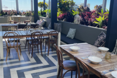 Free | Book a table: A rooftop bar that you can show your creativity with others