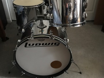 Selling with online payment: 70s Ludwig Chrome Over Wood Players Grade Blue Olive Badge 